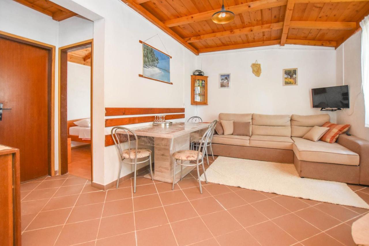 House Oliva Villa Tkon Luaran gambar