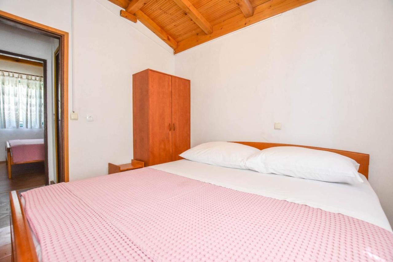 House Oliva Villa Tkon Luaran gambar