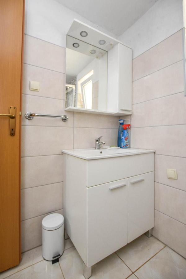 House Oliva Villa Tkon Luaran gambar